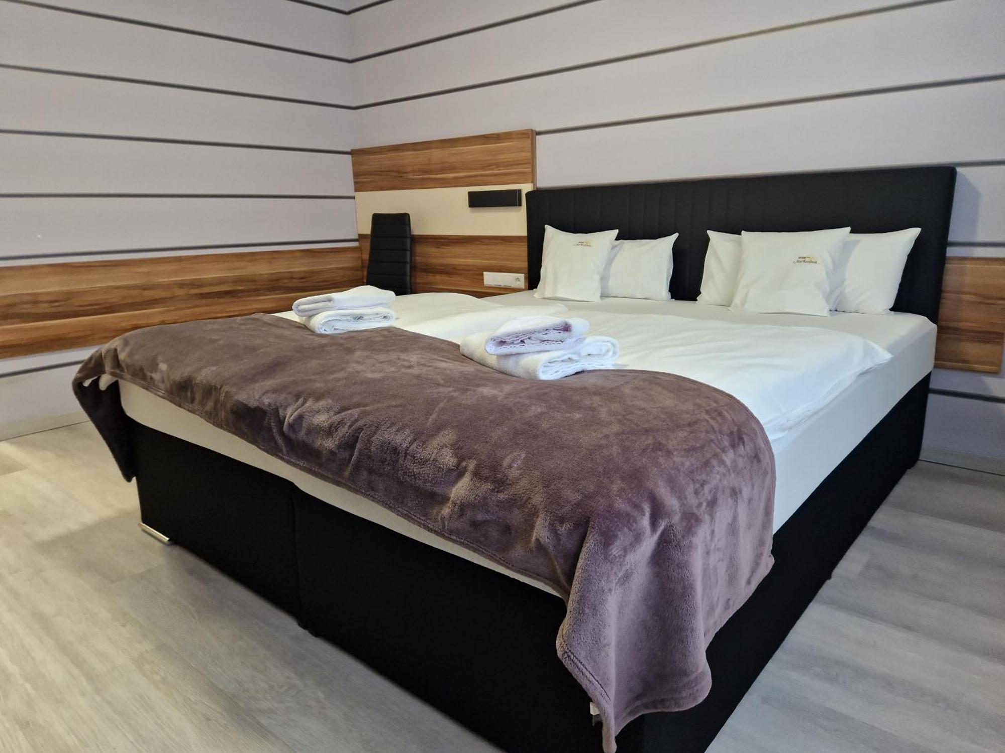 Hotel Am Kurpark Bad Wimpfen Zewnętrze zdjęcie