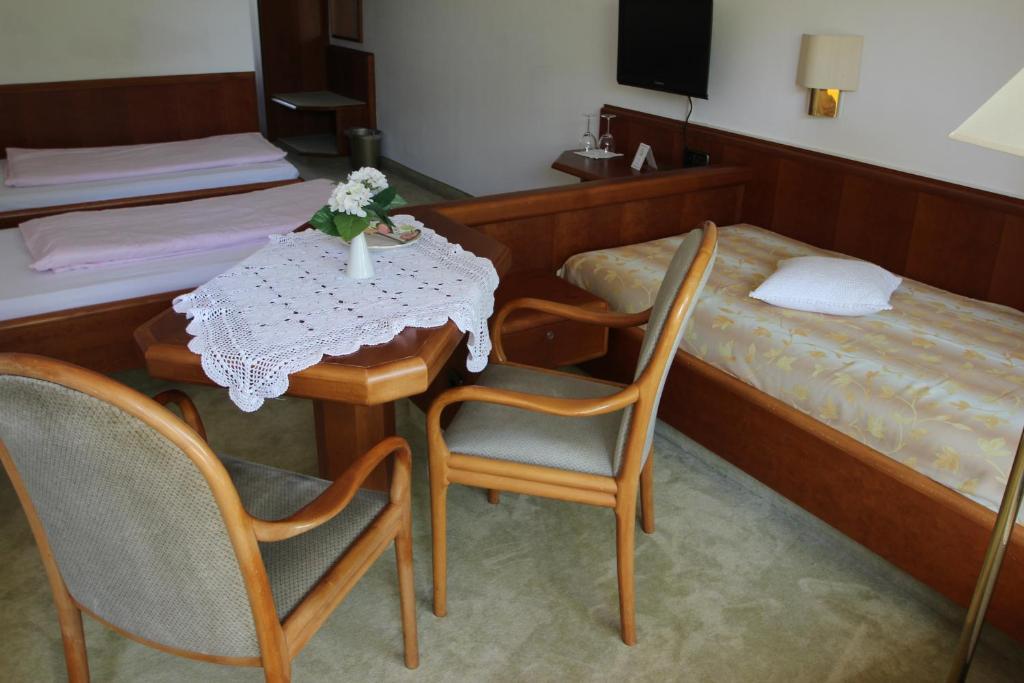 Hotel Am Kurpark Bad Wimpfen Pokój zdjęcie