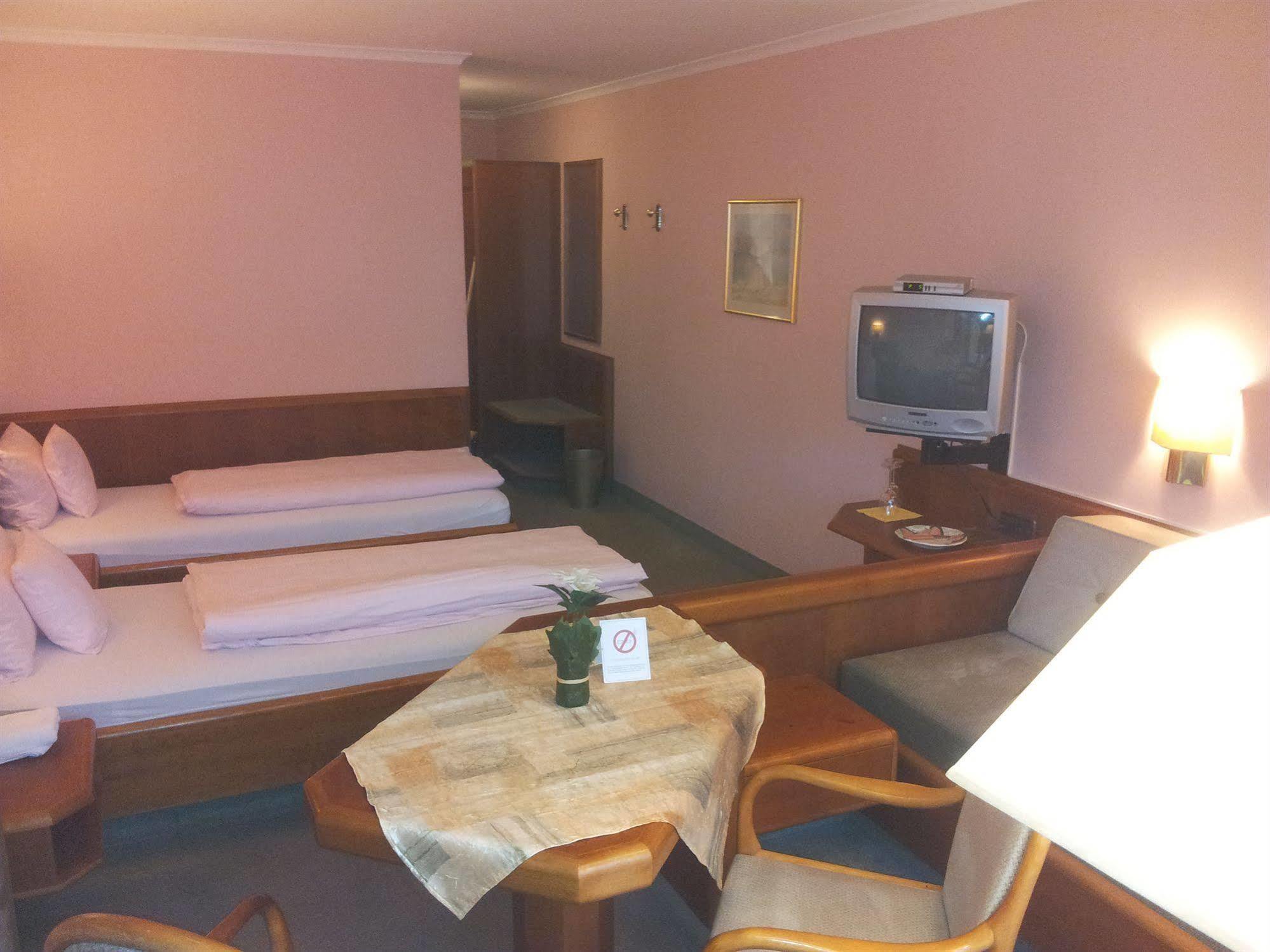 Hotel Am Kurpark Bad Wimpfen Zewnętrze zdjęcie