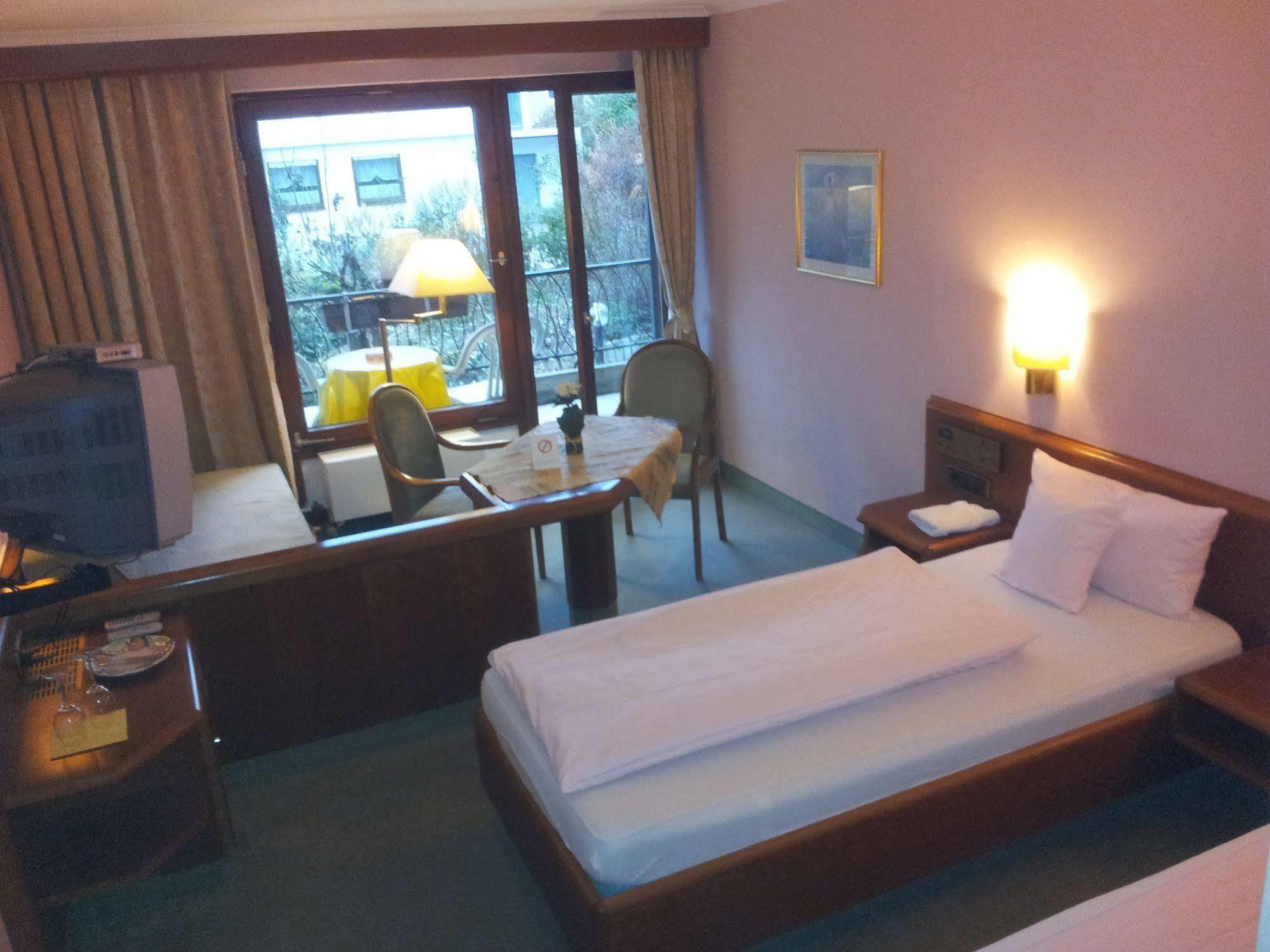 Hotel Am Kurpark Bad Wimpfen Zewnętrze zdjęcie